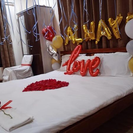 Vinee'S Kitchen And Motel Koynanagar Экстерьер фото