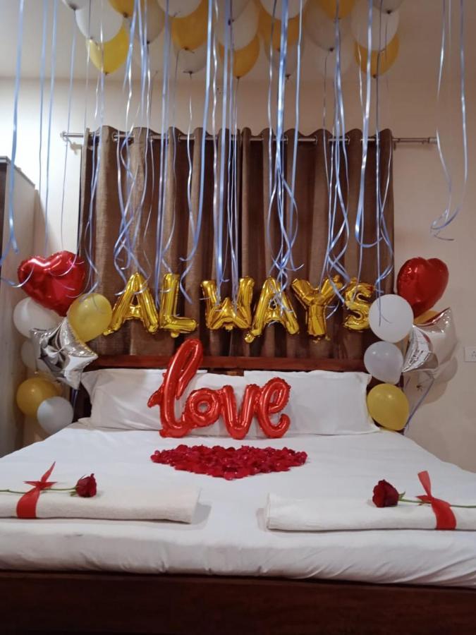 Vinee'S Kitchen And Motel Koynanagar Экстерьер фото